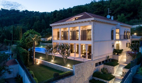 SPLIT LUXURY VILLAS - Luxury Villa Split with pool any gym near the beach