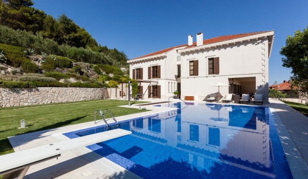 Luxury Villa Split with pool and gym - spacious pool