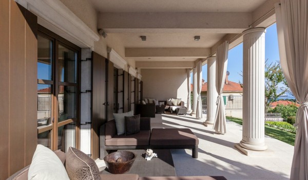 Luxury Villa Split with pool and gym - seating area