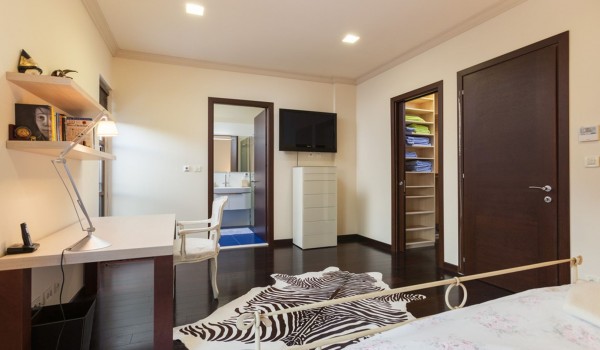 Luxury Villa Split with pool and gym - bedroom with en suite bathroom