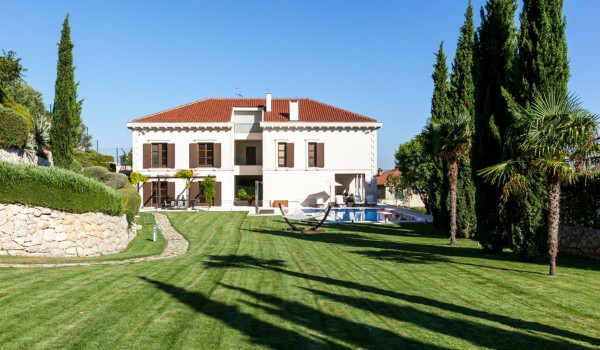 Luxury Villa Split with pool and gym - carefully maintained garden