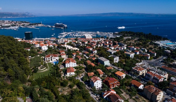 Luxury Villa Split with pool and gym - aerial view