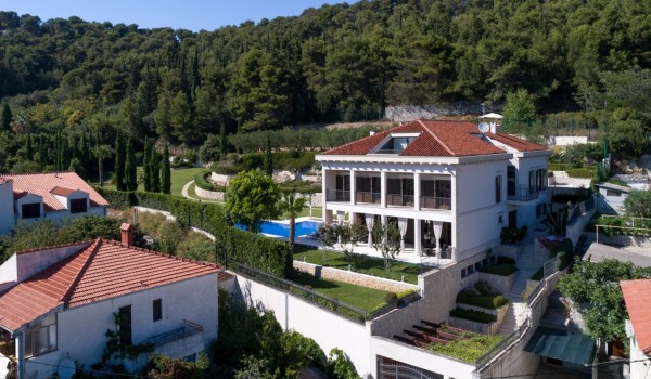 Luxury Villa Split with pool and gym - aerial view