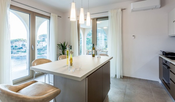 Rent a Korcula Luxury Villa with Private Pool, Private Parking and Wi-Fi