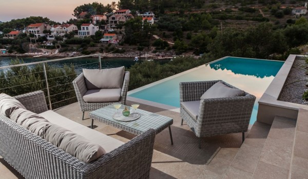 Rent a Korcula Luxury Villa with Private Pool, Private Parking and Wi-Fi