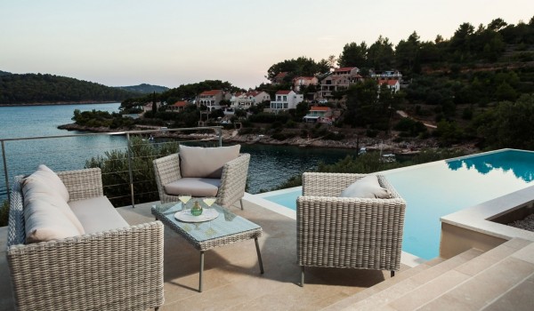 Rent a Korcula Luxury Villa with Private Pool, Private Parking and Wi-Fi