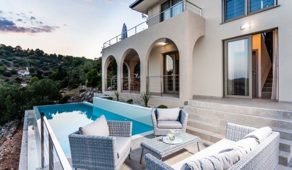 Rent a Korcula Luxury Villa with Private Pool, Private Parking and Wi-Fi