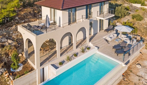 Rent a Korcula Luxury Villa with Private Pool, Private Parking and Wi-Fi