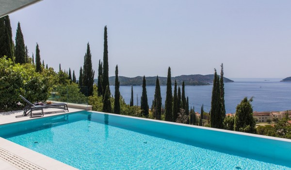 Dubrovnik Luxury Villa with private parking, sauna, and Wi-Fi