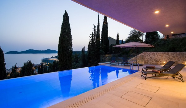 Dubrovnik Luxury Villa with private parking, sauna, and Wi-Fi
