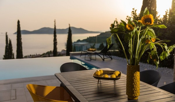 Dubrovnik Luxury Villa with private parking, sea view, and Wi-Fi