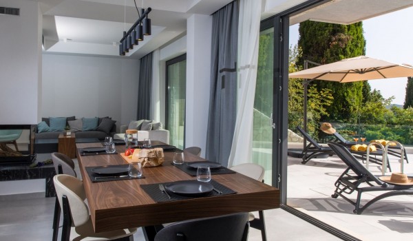 Dubrovnik Luxury Villa with private parking, sea view, and Wi-Fi