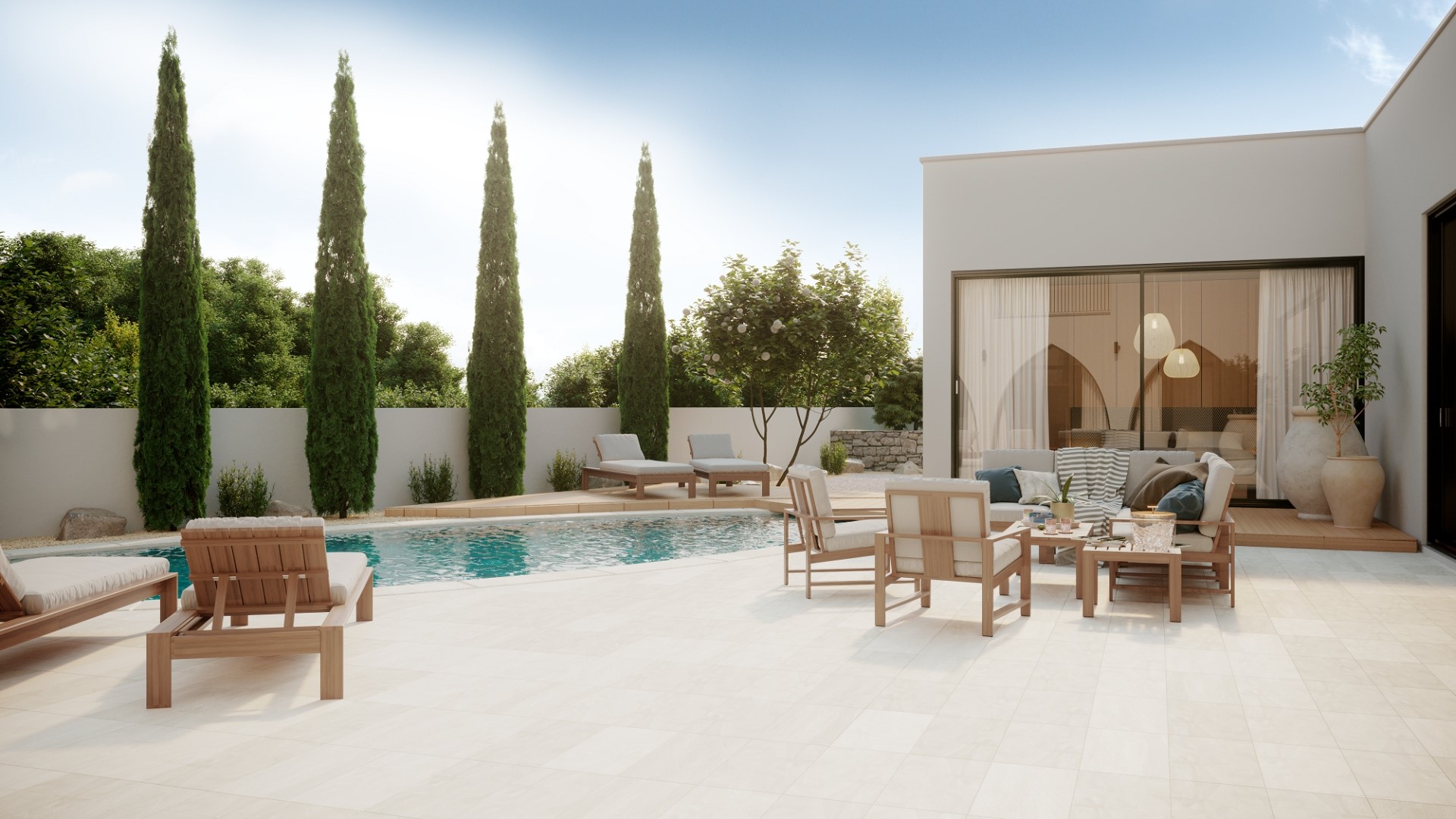 Prostrana elegantno uređena privatna terasa s bazenom i ležaljkama za sunčanje ispred moderne luksuzne vile Cordelia u Vodicama