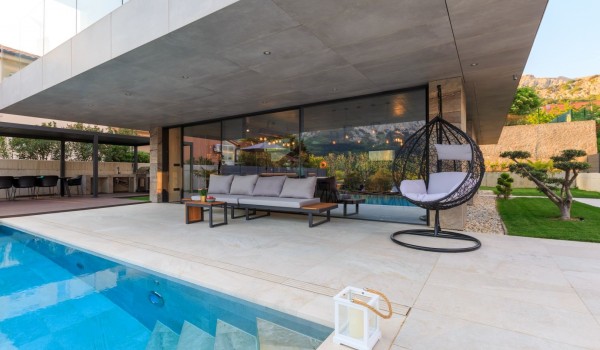 Outdoor terrace with seating in the luxury villa Krk Baska II on the island of Krk