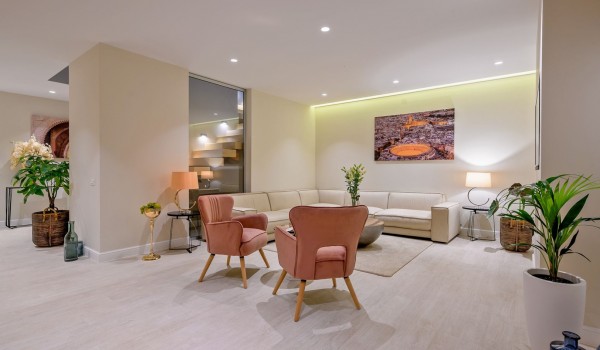 The interior of the spacious air-conditioned living room of the luxurious holiday villa Raquel on Šolta