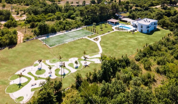 Luksuzna vila Perzefona s bazenom i jacuzzijem