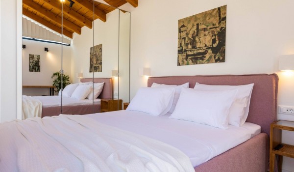 Cozy bedroom with King size bed in Croatian luxury villa Crystal Palace in Dubrovnik with total privacy.