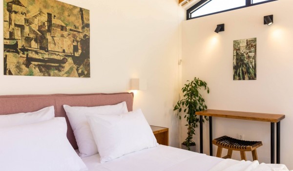 Cozy bedroom with King size bed in Croatian luxury villa Crystal Palace in Dubrovnik with total privacy.