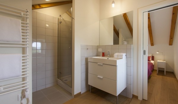Private bathroom in the bedroom area of the holiday villa Aromatica in Dubrovnik for family and friends to enjoy
