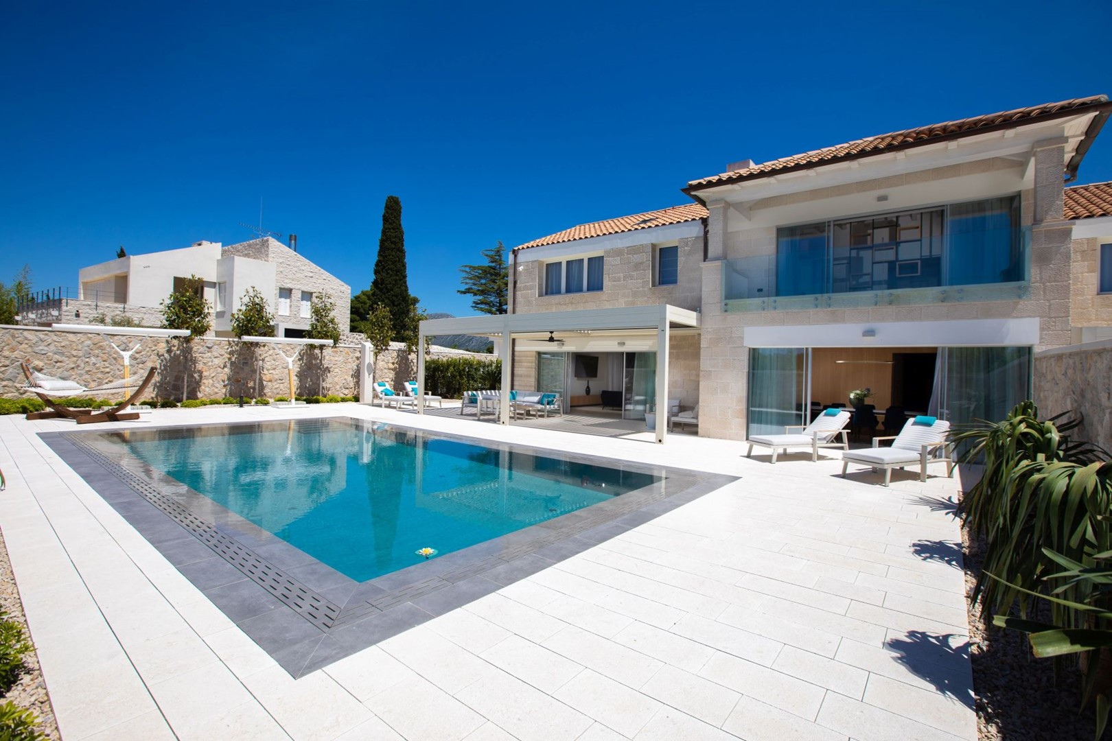 Croatia luxury villa Markiz with heated pool and concierge service in Cavtat