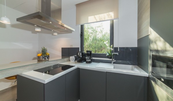 Fully equipped kitchen in a Croatia luxury villa for vacation and rent in Trogir