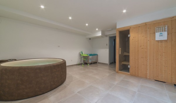 Spa room with jacuzzi and sauna in a Croatia luxury villa Trogir 3 for vacation and rent on Ciovo