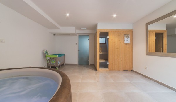 Spa room with jacuzzi and sauna in a Croatia luxury villa Trogir 3 for vacation and rent on Ciovo