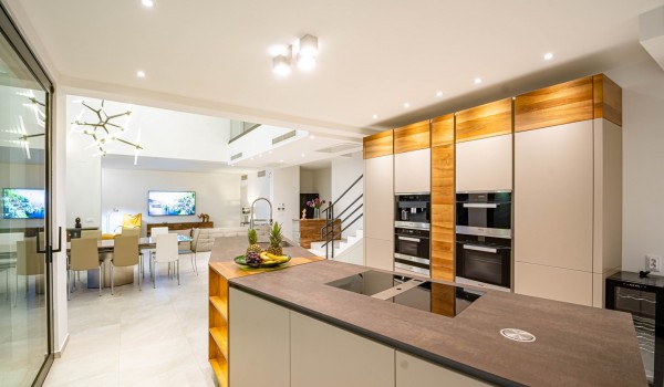 Modern fully equipped kitchen in a Croatia luxury pet-friendly villa Miracul Korcula with a private pool and parking in Prizba