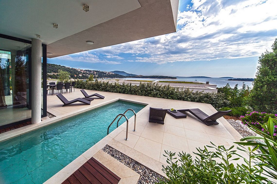 Croatian luxury villa with private heated pool and sauna on the beach in Primošten