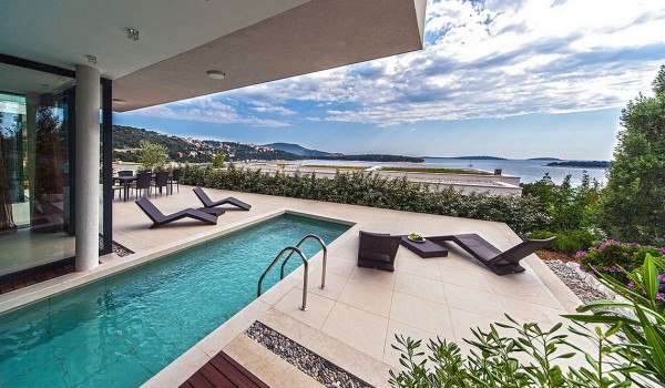 Luxusvilla Biseri Jadrana 7 mit Pool am Strand