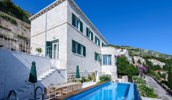 Luxury villa Castello Dubrovnik with pool by the sea