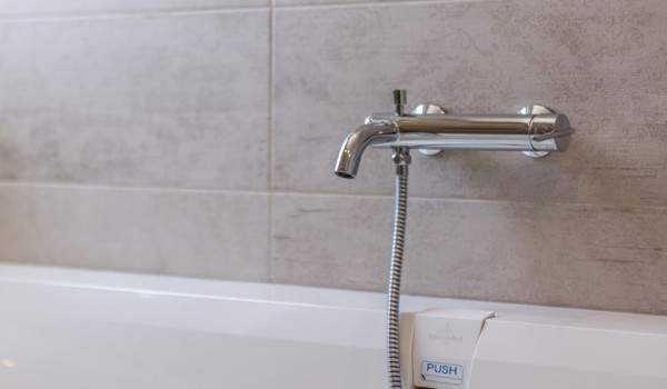 Bathtub of the luxury sea view villa Seven Seas for vacation and rent with friends and family