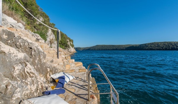 Private path to the sea in a Croatia luxury seafront villa Eden Land with private pool and jacuzzi in Istria