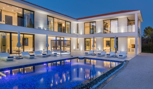 Night view of a Croatia luxury seafront villa with private parking and sauna in Istria