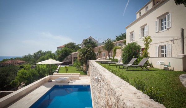 Luxury villa Dubrovnik Heaven with pool in center