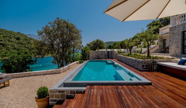 Роскошная вилла Feodora с бассейном на пляже