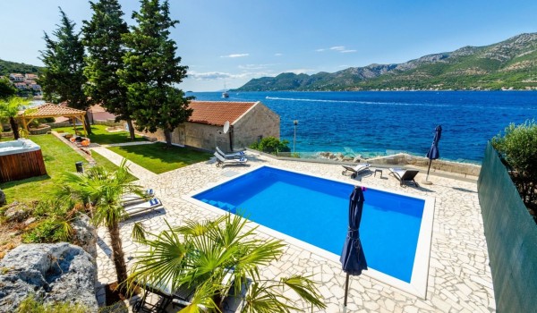 Luxury villa Gabriela with pool at the beach