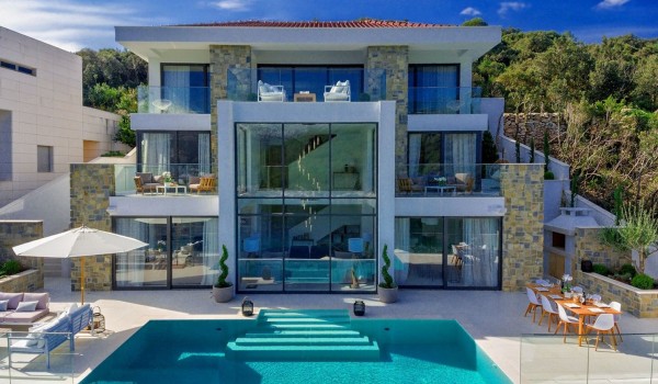 A view of the Croatia luxury villa Korcula Prestige on the island of Korčula with a private pool, sauna and gym