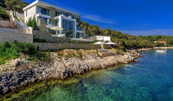 The beach in front of the Croatian luxury villa Korcula Prestige for vacation with friends on the island of Korčula