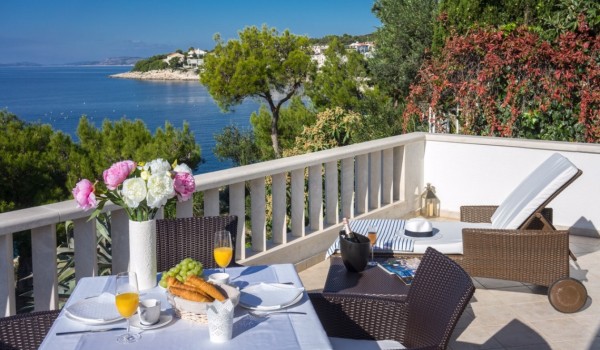 PRIMOSTEN LUXURY VILLAS - Luxury Villa Primosten Oasis with the pool at the beach in Primosten