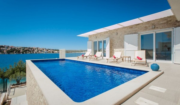 Pоскошная  вилла Rogoznica Sea Side с бассейном