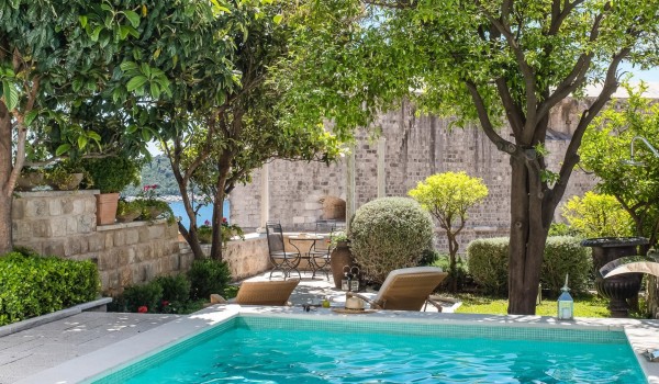 Luxury villa Revelin Dubrovnik with pool in center