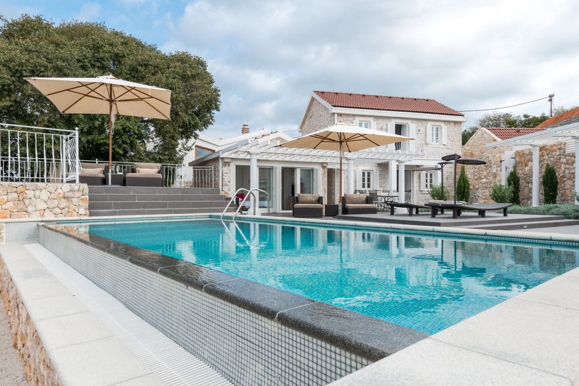 TROGIR LUKSUZNE VILLE – Luksuzna Villa Sea Side Drvenik s bazenom u Trogiru - Mali Drvenik