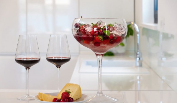 Drinks and snacks  at the bar in the modern kitchen of the Croatia luxury villa Trogir 2 for rent and vacation on Ciovo