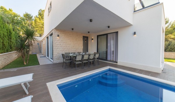 Croatia luxury seafront villa Trogir 2 with private pool, sauna and gym on Ciovo