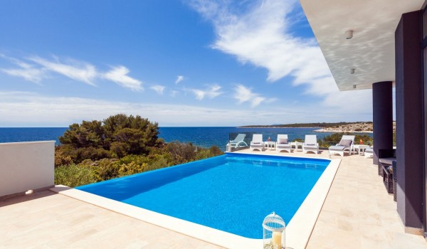 Роскошная вилла Mambo Korcula с бассейном