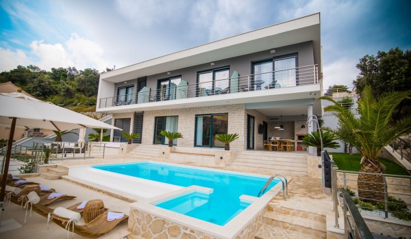 Croatian luxury holiday Dubrovnik villa Grandiosa with concierge service and private pool with total privacy