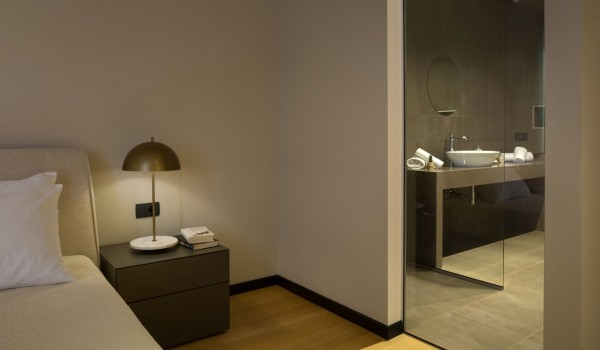Bedroom of Croatia luxury family villa with modern bathroom for vacation and rent in Dubrovnik