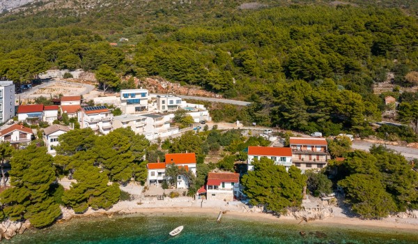 Area of Makarska luxury villa Azul with sea view and private pool for vacation and rent.