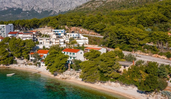 Area of Makarska luxury villa Azul with sea view and private pool for vacation and rent.